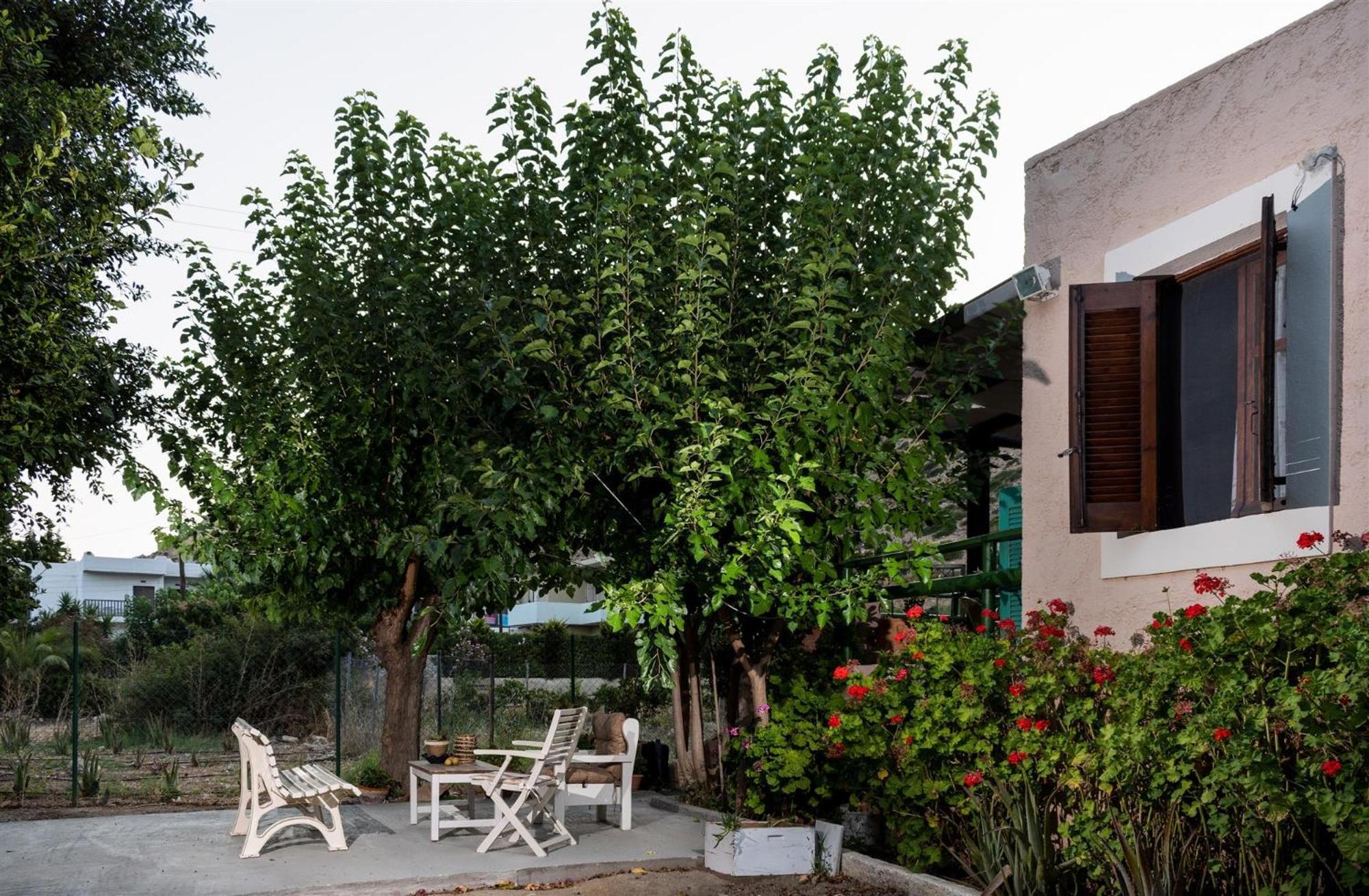 Filia Rooms Mátala Exterior foto