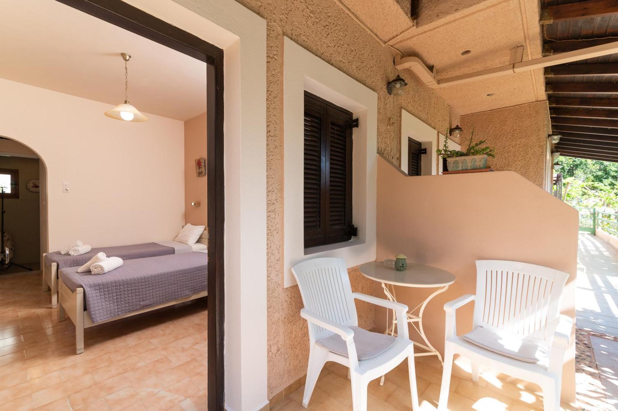Filia Rooms Mátala Exterior foto
