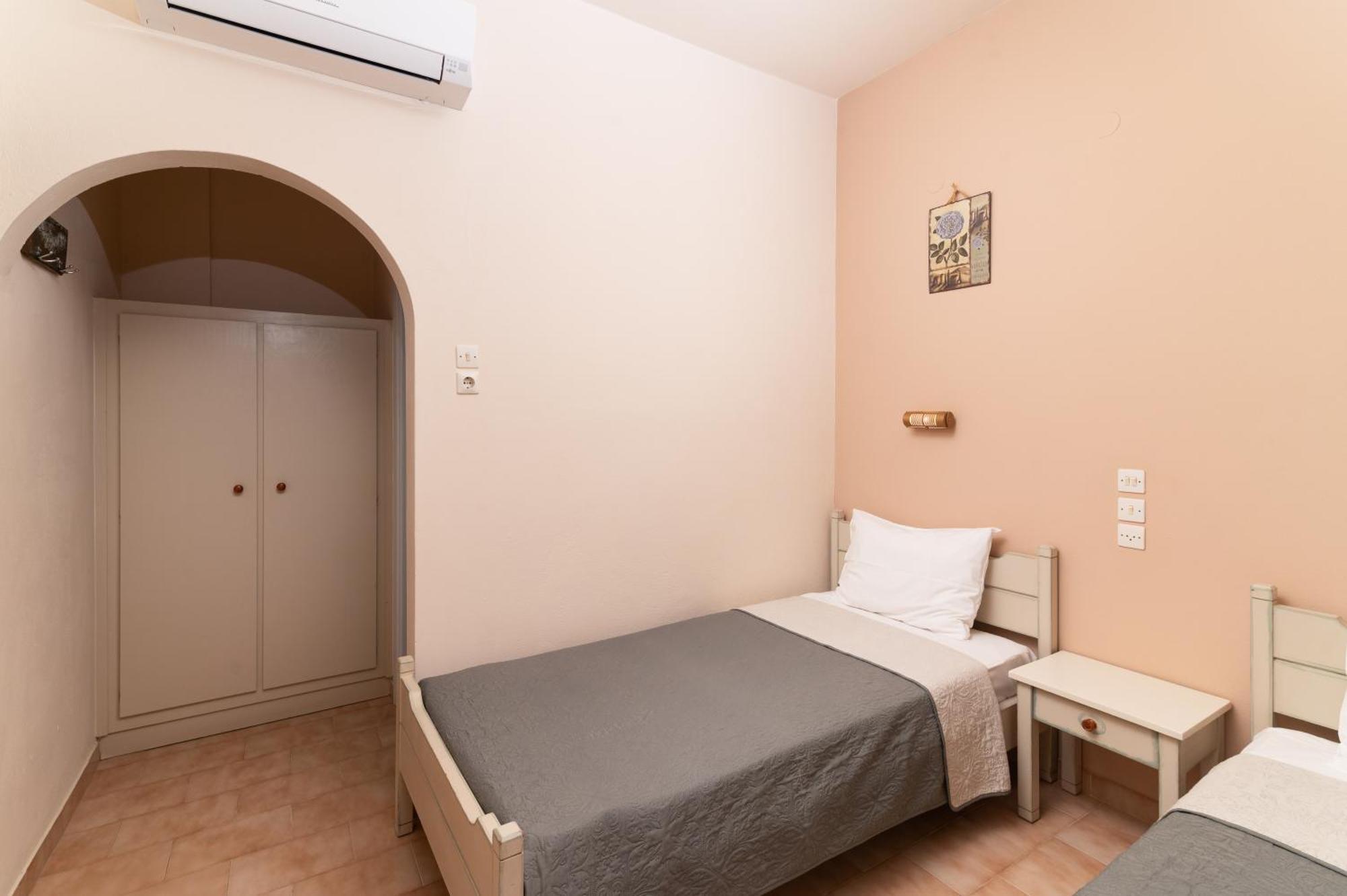 Filia Rooms Mátala Exterior foto